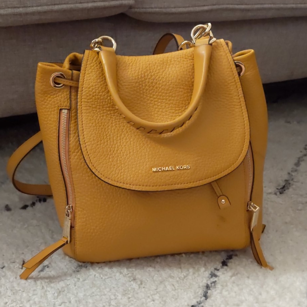 Michael Kors Viv Backpack